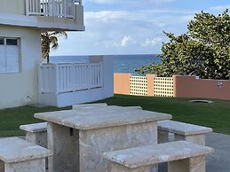 Beach condo with Pool and Ocean View