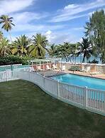 Beach condo with Pool and Ocean View