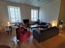 Immaculate Residence 5-bed Apartment in Kotka