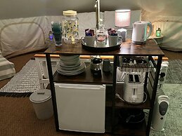 Spacious Bell Tent at Herigerbi Park, Lincolnshire