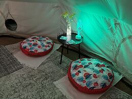 Spacious Bell Tent at Herigerbi Park, Lincolnshire