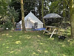 Spacious Bell Tent at Herigerbi Park, Lincolnshire