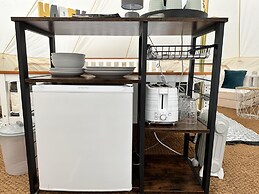 Spacious Bell Tent at Herigerbi Park, Lincolnshire