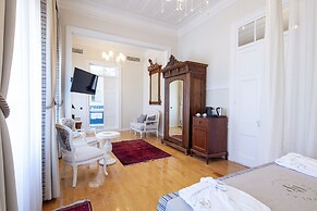 Rasim Palas (Adults Only +12)