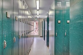 Modern Hotel Room in Center Village - TM225A by Redawning