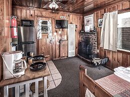 Mechem Dr Apache Village & Cabins by VTrips