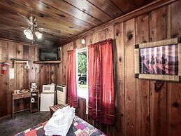 Mechem Dr Apache Village & Cabins by VTrips