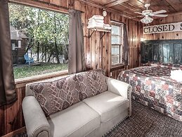 Mechem Dr Apache Village & Cabins by VTrips