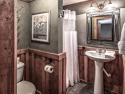 Mechem Dr Apache Village & Cabins by VTrips