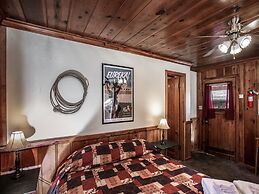 Mechem Dr Apache Village & Cabins by VTrips