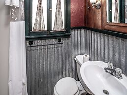 Mechem Dr Apache Village & Cabins by VTrips