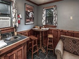 Mechem Dr Apache Village & Cabins by VTrips