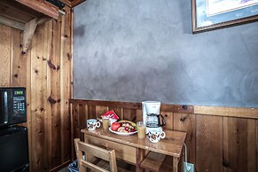 Mechem Dr Apache Village & Cabins by VTrips