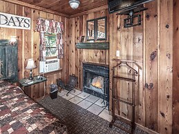 Mechem Dr Apache Village & Cabins by VTrips