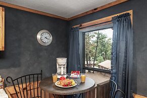 Mechem Dr Apache Village & Cabins by VTrips