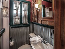 Mechem Dr Apache Village & Cabins by VTrips