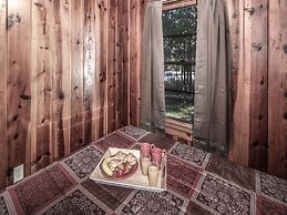 Mechem Dr Apache Village & Cabins by VTrips