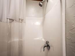 Mechem Dr Apache Village & Cabins by VTrips