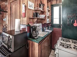 Mechem Dr Apache Village & Cabins by VTrips