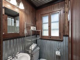 Mechem Dr Apache Village & Cabins by VTrips