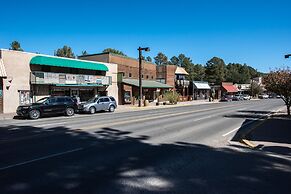 Mechem Dr Apache Village & Cabins by VTrips