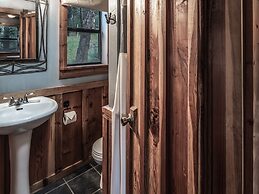 Mechem Dr Apache Village & Cabins by VTrips