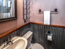 Mechem Dr Apache Village & Cabins by VTrips