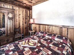 Mechem Dr Apache Village & Cabins by VTrips