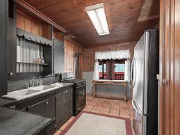 Mechem Dr Apache Village & Cabins by VTrips