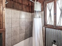 Mechem Dr Apache Village & Cabins by VTrips