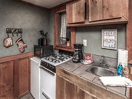 Mechem Dr Apache Village & Cabins by VTrips