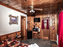 Mechem Dr Apache Village & Cabins by VTrips