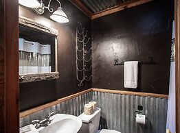 Mechem Dr Apache Village & Cabins by VTrips