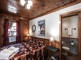 Mechem Dr Apache Village & Cabins by VTrips