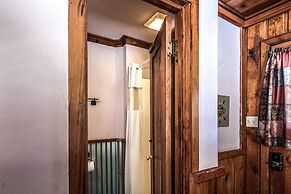 Mechem Dr Apache Village & Cabins by VTrips