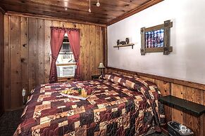 Mechem Dr Apache Village & Cabins by VTrips