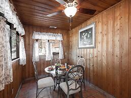 Mechem Dr Apache Village & Cabins by VTrips