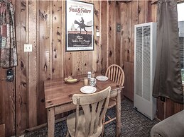 Mechem Dr Apache Village & Cabins by VTrips