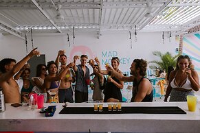 Mad Monkey Kuta Lombok - Hostel