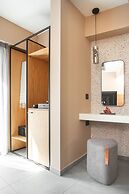 11 Enteka Acropolis Suites