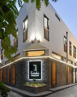 11 Enteka Acropolis Suites