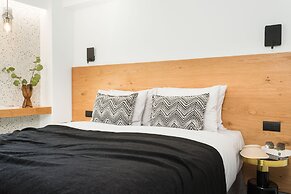 11 Enteka Acropolis Suites