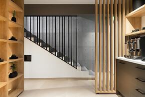 11 Enteka Acropolis Suites