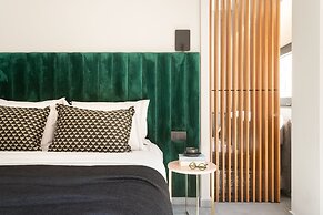 11 Enteka Acropolis Suites