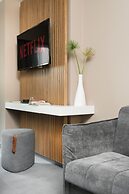 11 Enteka Acropolis Suites