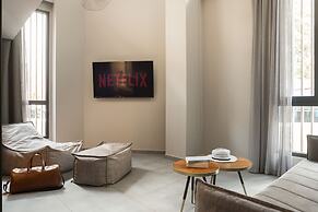 11 Enteka Acropolis Suites