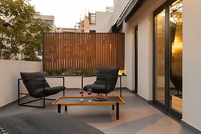 11 Enteka Acropolis Suites