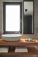 11 Enteka Acropolis Suites