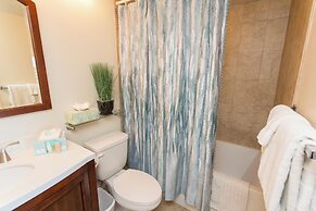 Maui Banyan by VTrips