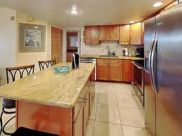 Maui Banyan by VTrips